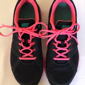 Nike Women's Black and Pink Sneakers